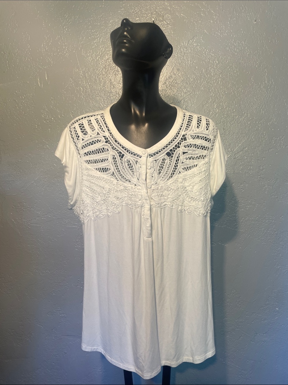 Daniel Rainn Cream Crochet Lace Blouse rayon